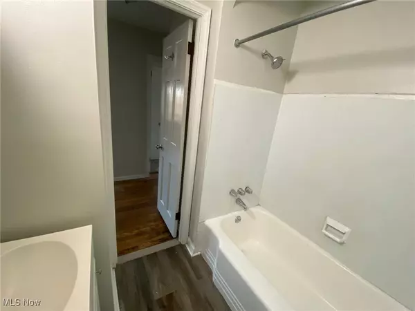 Euclid, OH 44132,25650 Shoreview AVE