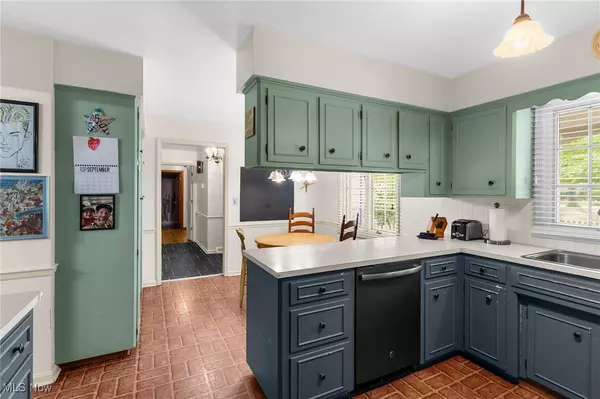 Youngstown, OH 44511,990 Westport DR