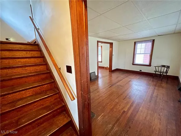 Akron, OH 44305,249 Malacca ST