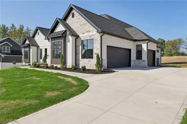 Canal Fulton, OH 44614,542 Lakewood DR E