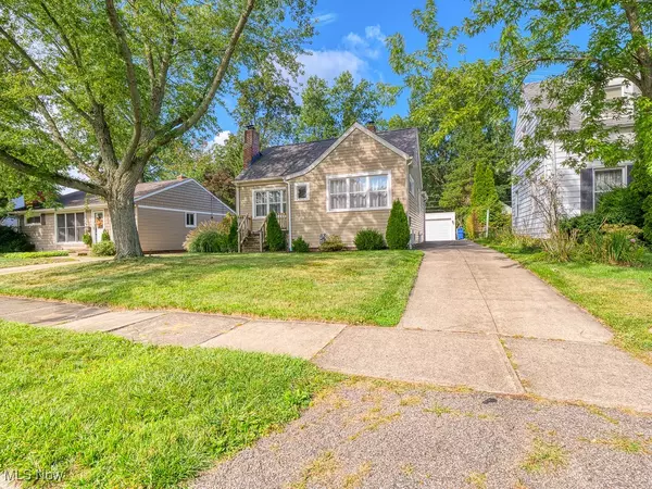 Bay Village, OH 44140,570 Juneway DR