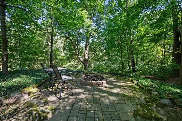 Bath, OH 44333,1345 Ledgewood DR