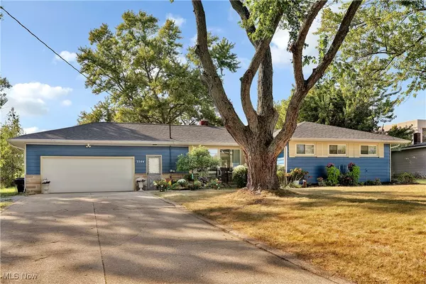 3544 Raber TER, Green, OH 44685