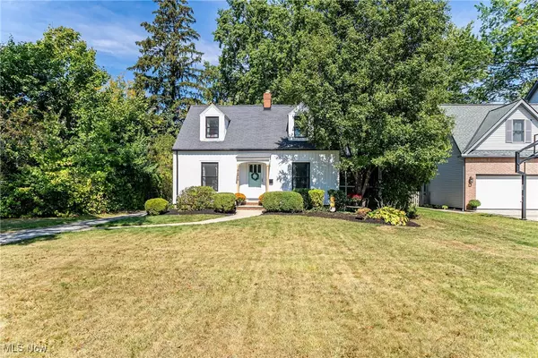 Bay Village, OH 44140,29806 Osborn RD