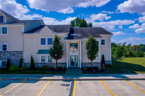 Lorain, OH 44053,5547 Beavercrest DR #211