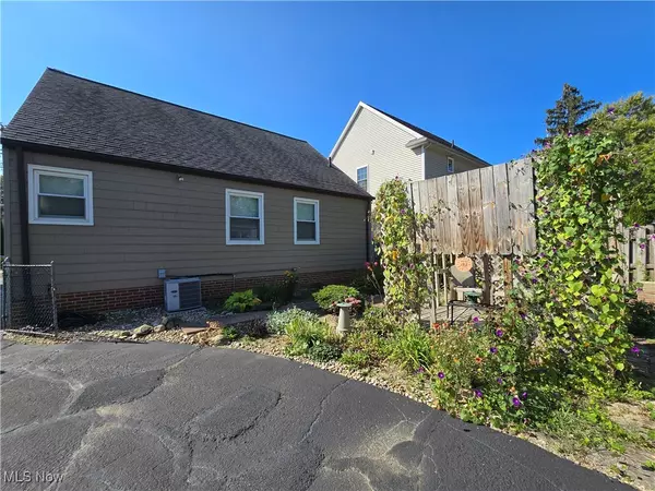 Euclid, OH 44132,25731 Farringdon AVE