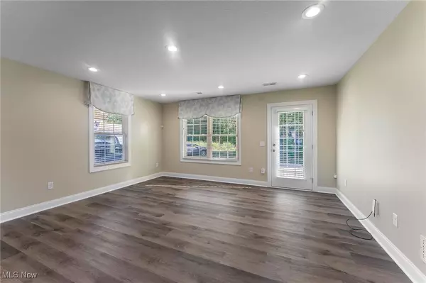 Austintown, OH 44515,603 S Raccoon RD #14