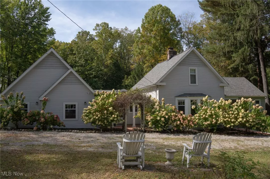 Chagrin Falls, OH 44023,8145 Chagrin RD