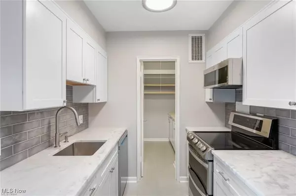 Shaker Heights, OH 44120,13800 Fairhill RD #515