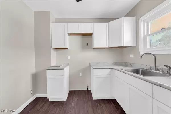 Akron, OH 44310,908 Dayton ST