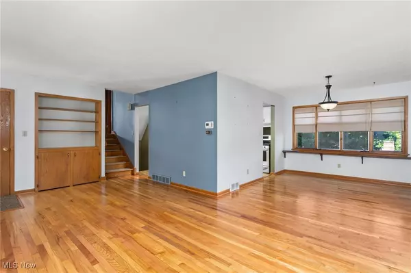 Wadsworth, OH 44281,620 Woodland AVE