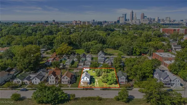 Cleveland, OH 44113,3024 Vega AVE