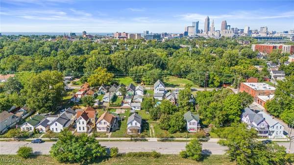 Cleveland, OH 44113,3024 Vega AVE