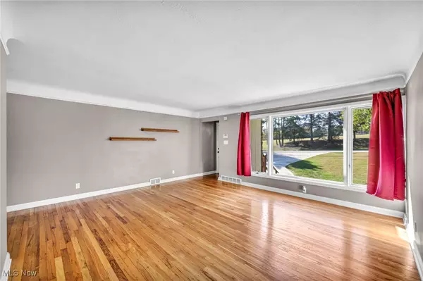 Brecksville, OH 44141,4523 Oakes RD