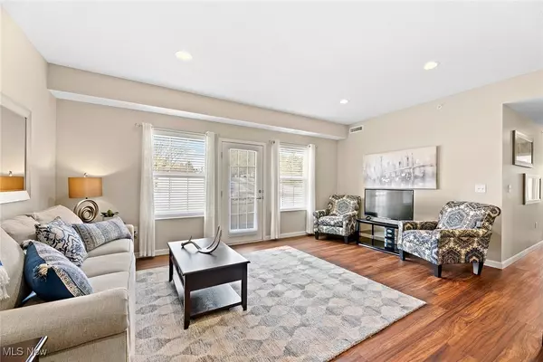 Tallmadge, OH 44278,558 Colony Park #301