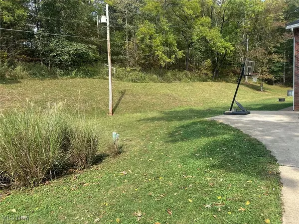 Parkersburg, WV 26101,2250 Pettyville RD