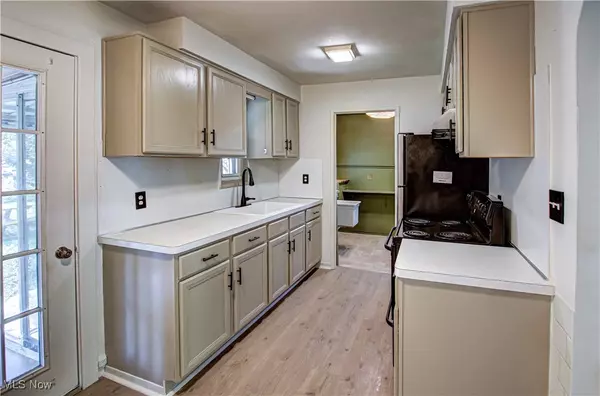 Cleveland, OH 44111,14319 Fairlawn AVE