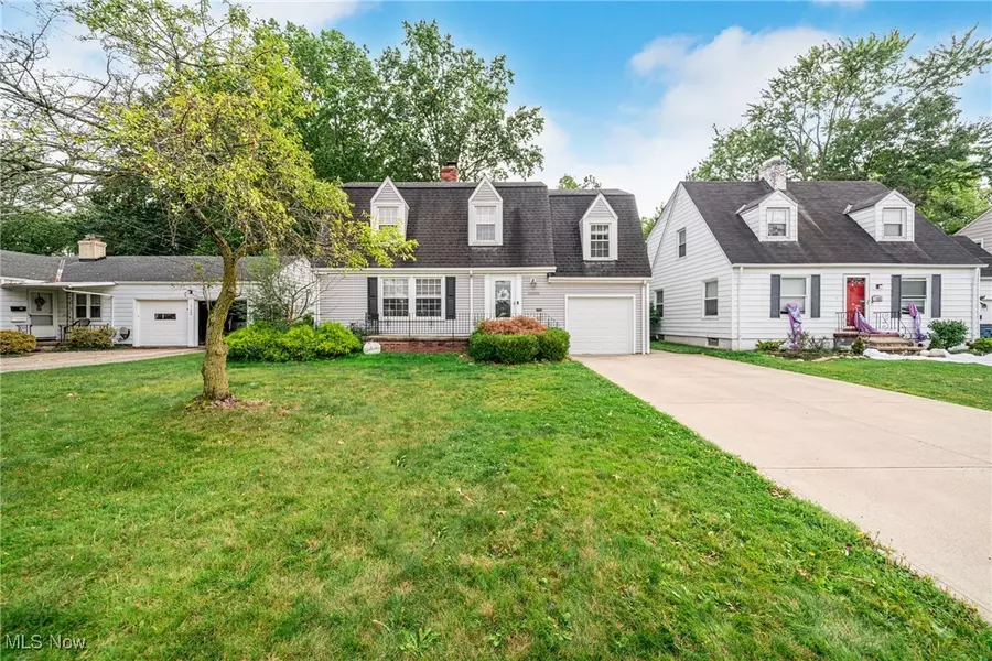 21503 Hillsdale AVE, Fairview Park, OH 44126