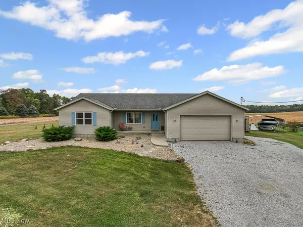 747 Britton RD, Creston, OH 44217