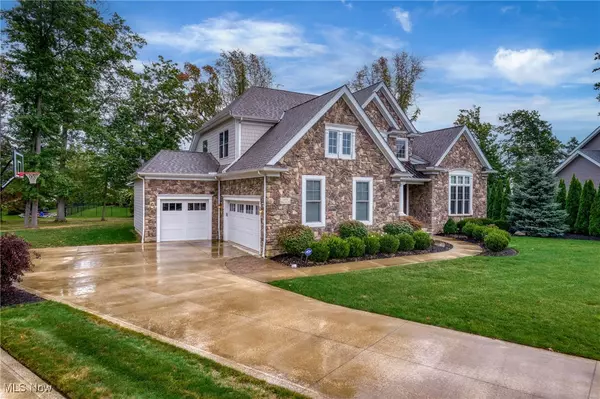 Avon Lake, OH 44012,32557 Muirfield DR