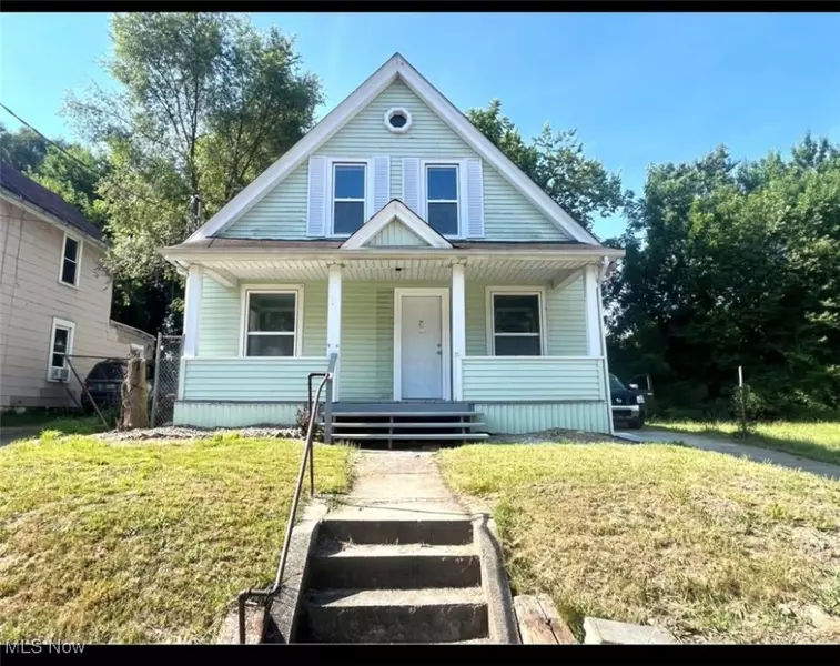 1048 Ackley ST, Akron, OH 44306