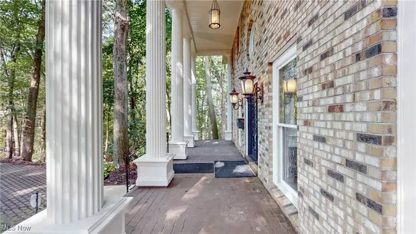 Akron, OH 44313,1785 Fairlawn Knolls DR