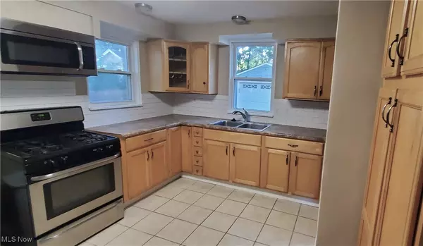 Cleveland, OH 44109,4490 Broadale RD