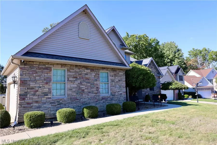 20424 W Scotch Pine WAY, Strongsville, OH 44149
