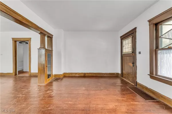 Cleveland, OH 44111,3122 W 101st ST