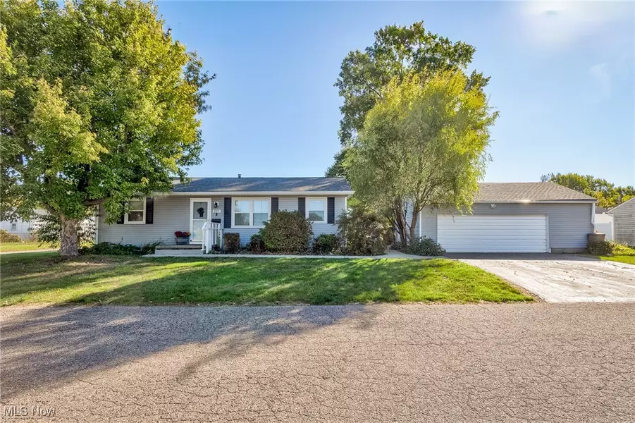 207 28th ST SW, Barberton, OH 44203