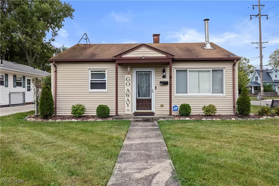 182 Warren AVE, Elyria, OH 44035