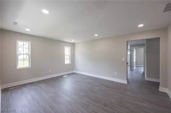 Wickliffe, OH 44092,1836 E 294th ST