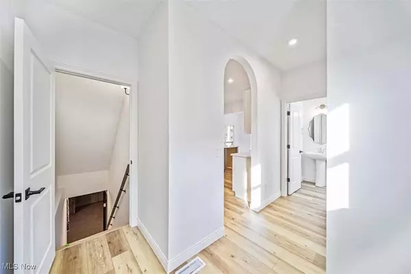 Mentor, OH 44060,9124 Kingfisher CT