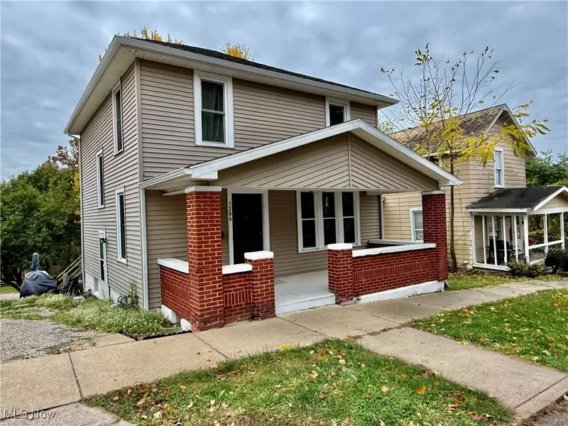 1206 Foster AVE, Cambridge, OH 43725