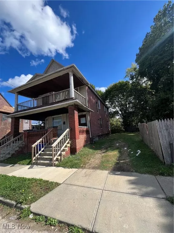 Cleveland, OH 44103,945 E 77th ST