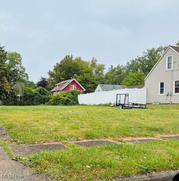 Akron, OH 44305,902 Chinook AVE