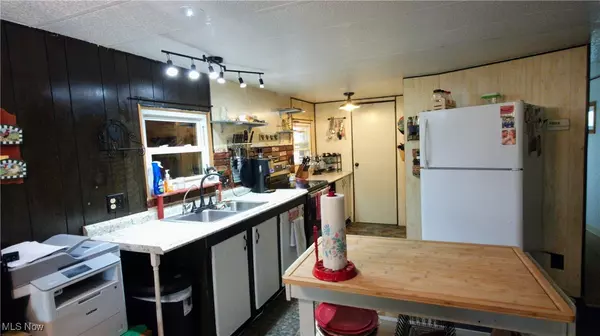 Atwater, OH 44201,1440 Porter RD