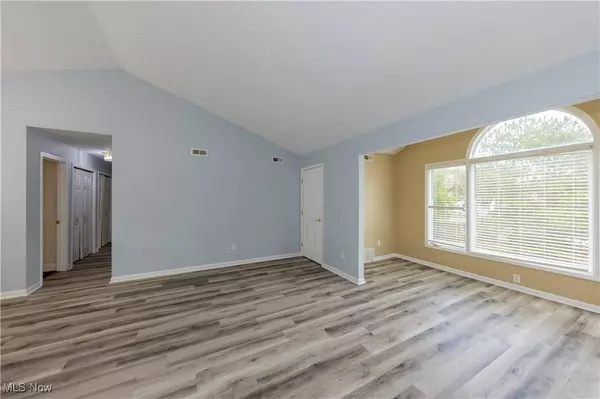 Mentor, OH 44060,7086 Village DR