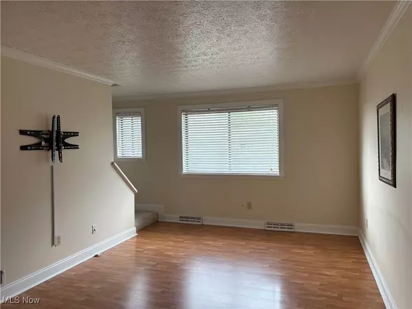 Weirton, WV 26062,163 Palomino DR