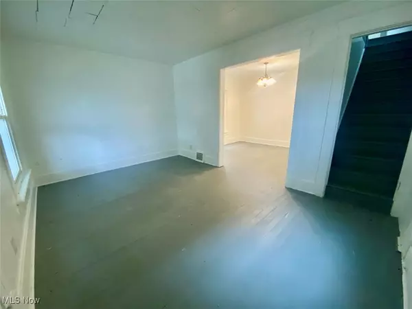 Akron, OH 44311,849 Grant ST