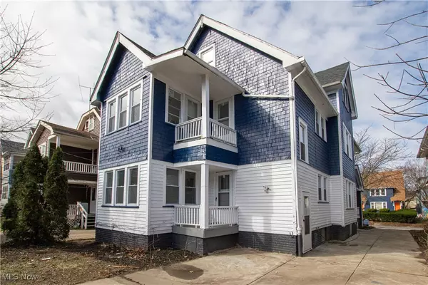 Cleveland Heights, OH 44118,1635 Hillcrest RD