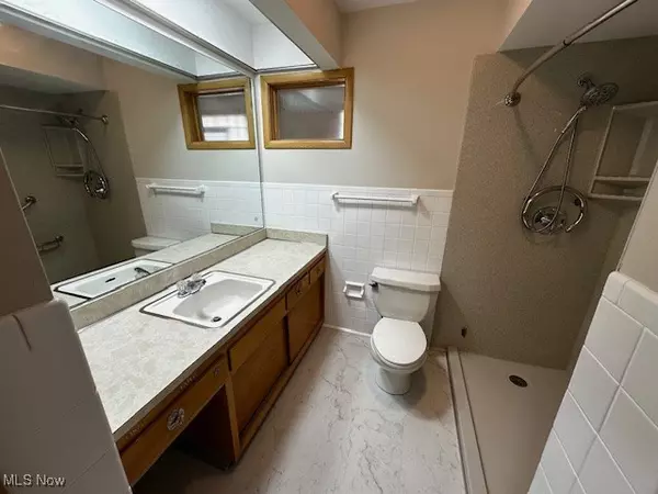 Parma, OH 44129,8375 Royal Ridge DR