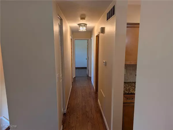 Brunswick, OH 44212,3258 Van Buren DR