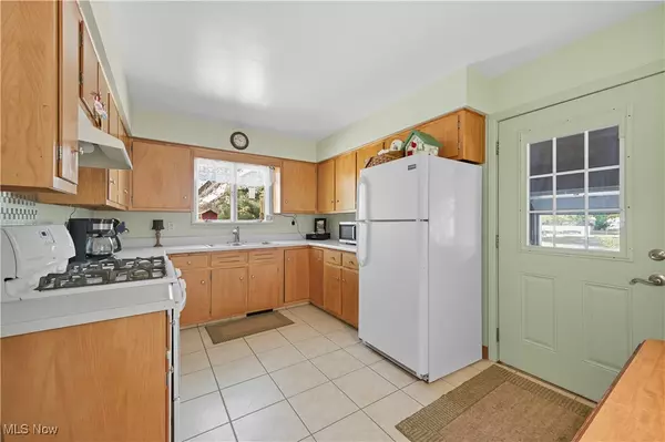 Warren, OH 44484,2193 Howland Wilson RD NE