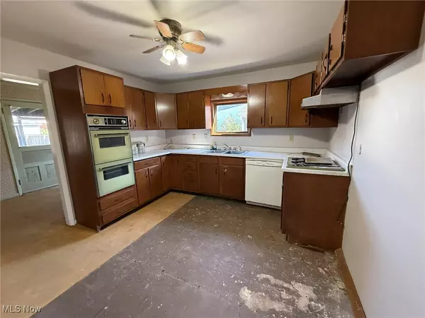 Williamstown, WV 26187,603 Poplar AVE