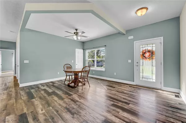 Norton, OH 44203,3873 Easton RD