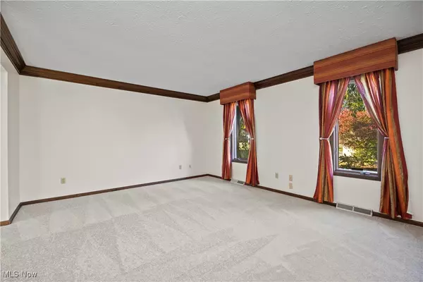 Elyria, OH 44035,408 Loyola DR