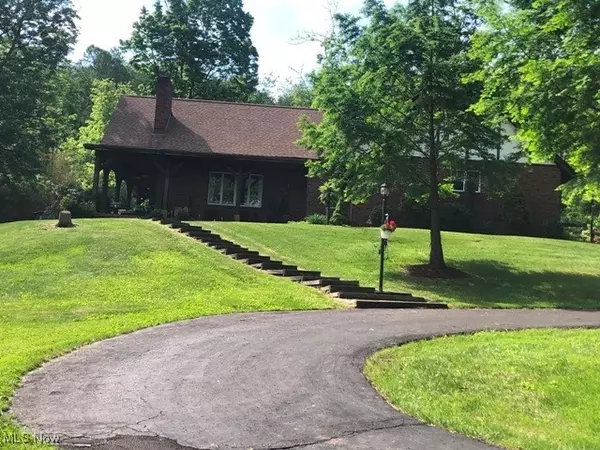 Chester, WV 26034,359 Boyce DR