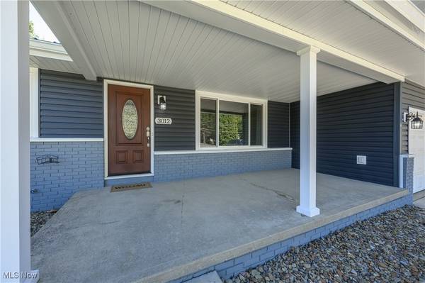 Norton, OH 44203,3012 Shellhart RD