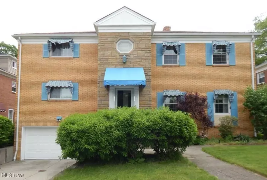 2025-2027 Riverside DR, Lakewood, OH 44107